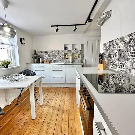 Schoenes City-apartment Mit 2 Schlafzimmer, Parkplatz, Ruhig Und Hell, D46-dg