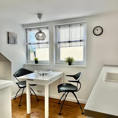 Apartment Schoenes City-apartment Mit 2 Schlafzimmer, Parkplatz, Ruhig Und Hell, D46-dg