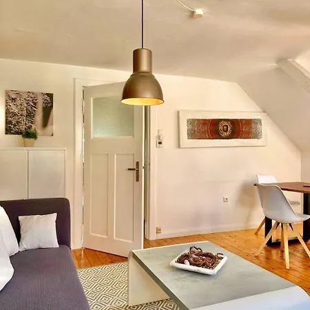 Schoenes City-apartment Mit 2 Schlafzimmer, Parkplatz, Ruhig Und Hell, D46-dg