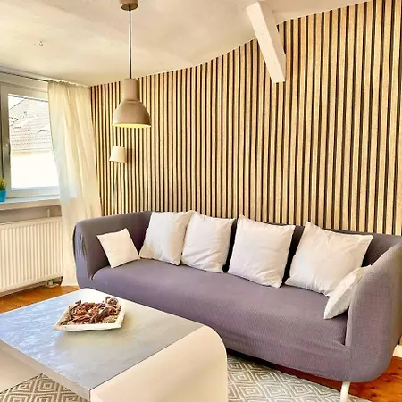 Schönes City-apartment Mit 2 Schlafzimmer, Parkplatz, Ruhig Und Hell, D46-dg