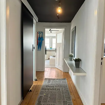 Schoenes City-apartment Mit 2 Schlafzimmer, Parkplatz, Ruhig Und Hell, D46-dg *