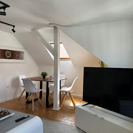 Apartment Schoenes City-apartment Mit 2 Schlafzimmer, Parkplatz, Ruhig Und Hell, D46-dg