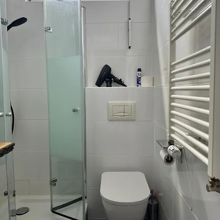 Apartment Schoenes City-apartment Mit 2 Schlafzimmer, Parkplatz, Ruhig Und Hell, D46-dg *