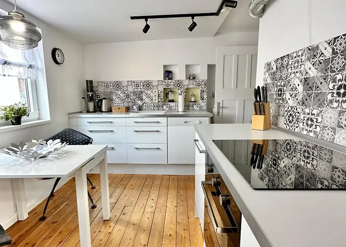 Schoenes City-apartment Mit 2 Schlafzimmer, Parkplatz, Ruhig Und Hell, D46-dg