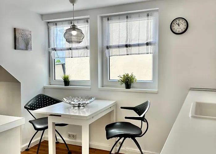 Daire Schoenes City-apartment Mit 2 Schlafzimmer, Parkplatz, Ruhig Und Hell, D46-dg