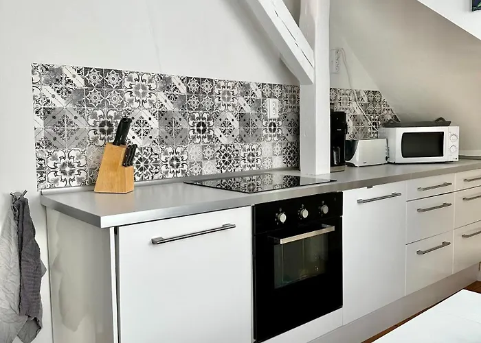 Daire Schoenes City-apartment Mit 2 Schlafzimmer, Parkplatz, Ruhig Und Hell, D46-dg