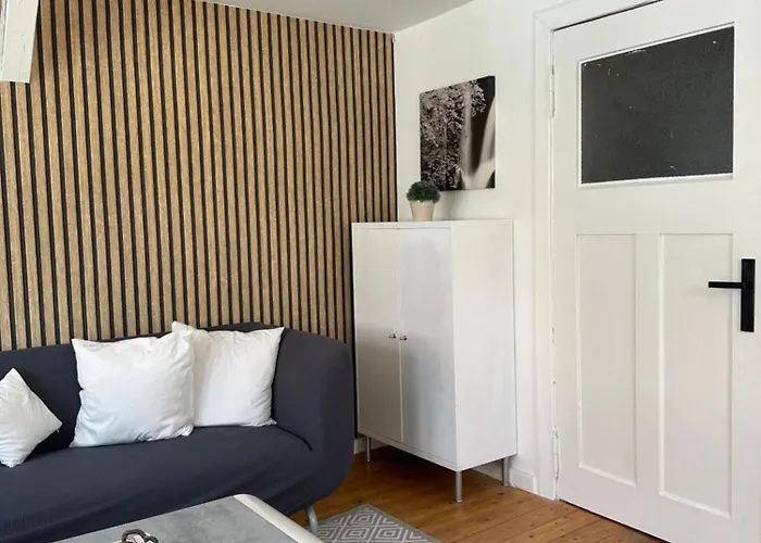 Schoenes City-apartment Mit 2 Schlafzimmer, Parkplatz, Ruhig Und Hell, D46-dg